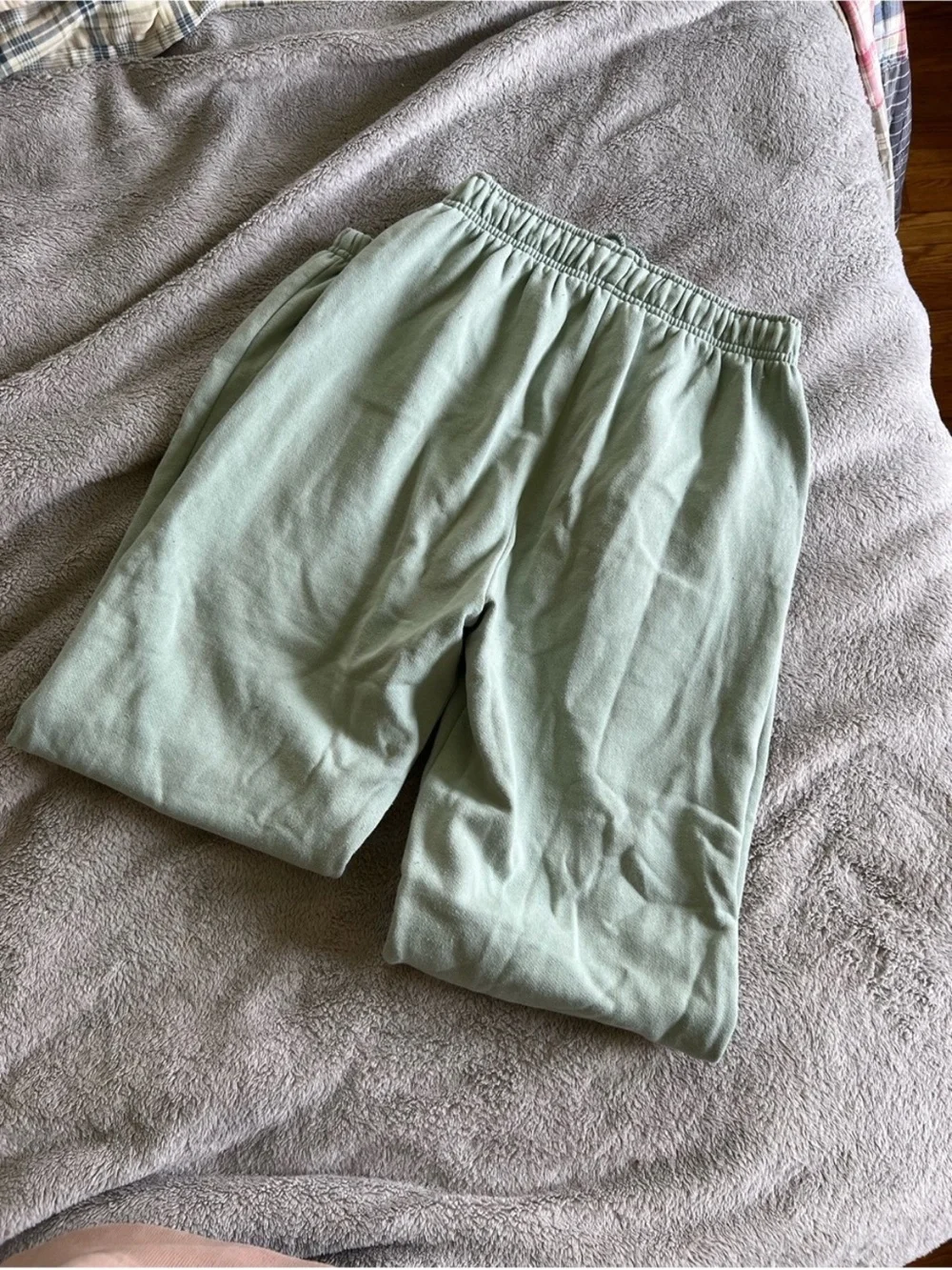 Alo Yoga Women’s Mint Green Accolade Sweatpants XXS
